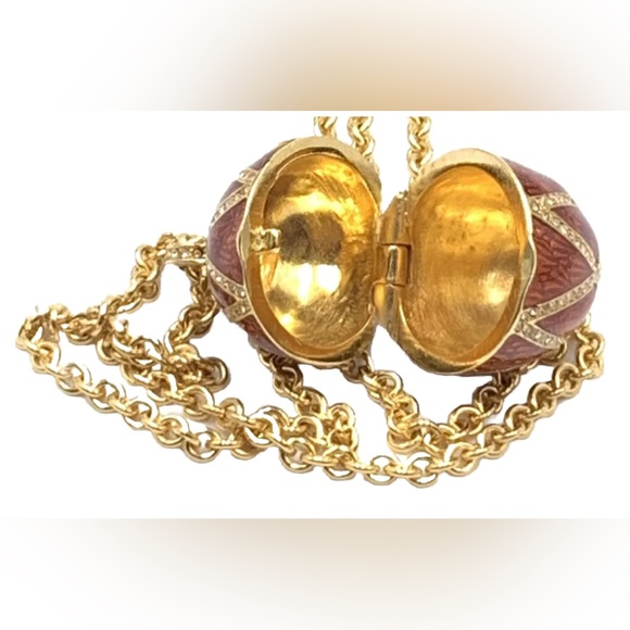 Vintage MMA MET Hinged Gold Tone Faberge Egg Style Pendant Necklace 36.5" - Picture 2 of 11